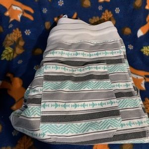 Carbon joggers shorts small